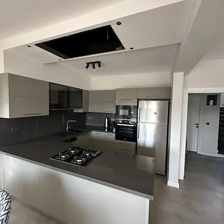 Venezia 4 Bedrooms *