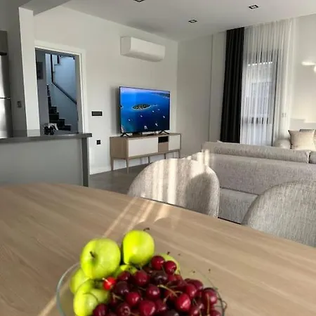 Venezia 4 Bedrooms 페티예