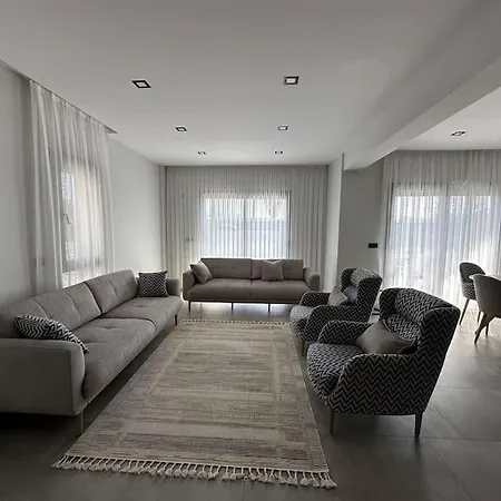 Venezia 4 Bedrooms 빌라 페티예