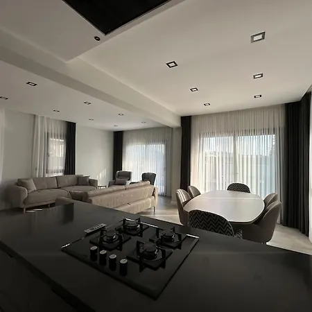 Venezia 4 Bedrooms 빌라 *