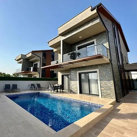 Venezia 4 Bedrooms 페티예