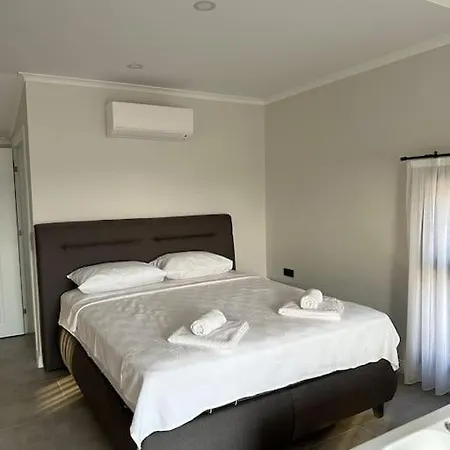 Venezia 4 Bedrooms 페티예